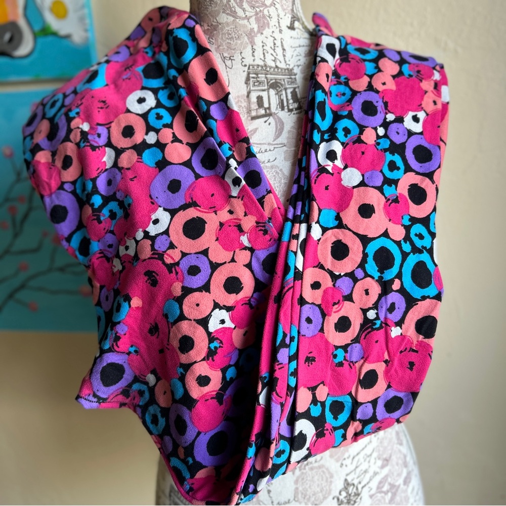 LuLaRoe Circle Abstract Leggings